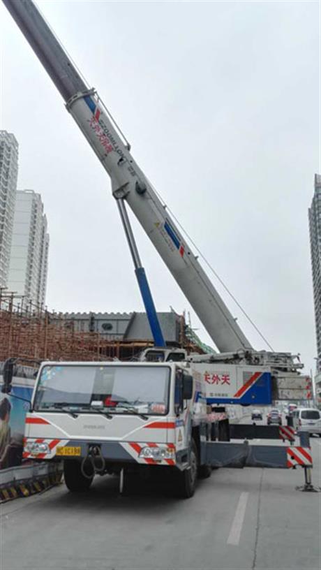 天外天吊装进入古城路架桥