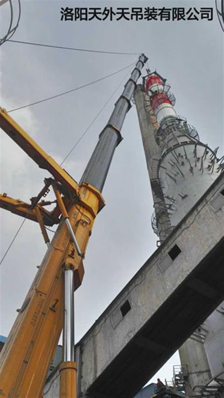 500吨吊车安装脱硫塔烟囱
