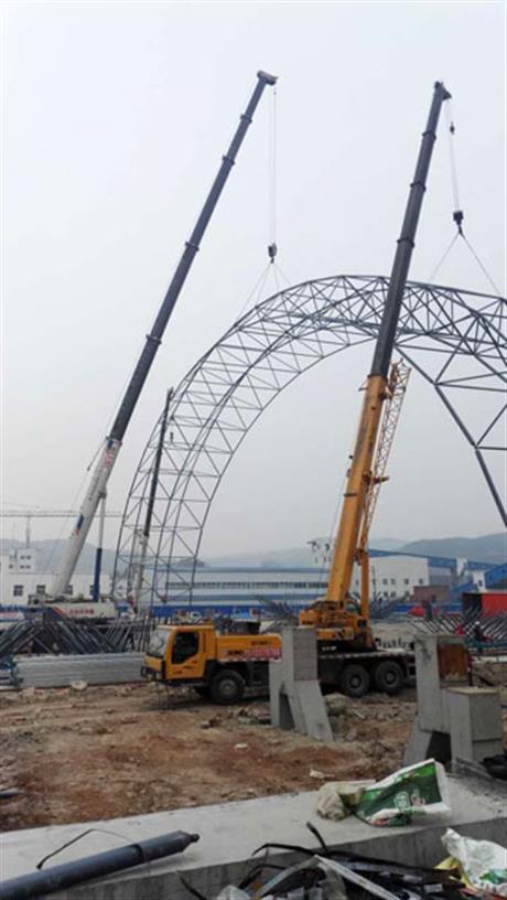 天外天吊装义煤网架安装现场