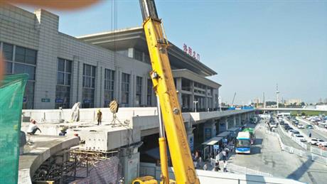 龙门高铁站匝道拆除