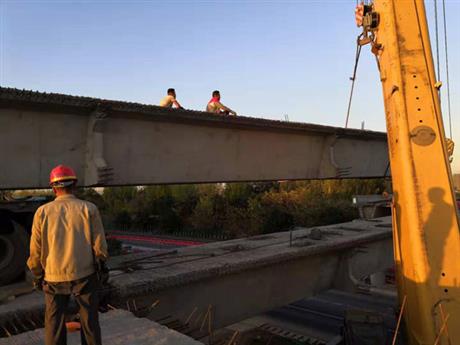 宁洛高速30米箱梁施工作业